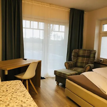 Zur Alten Schmiede Hotell 3*