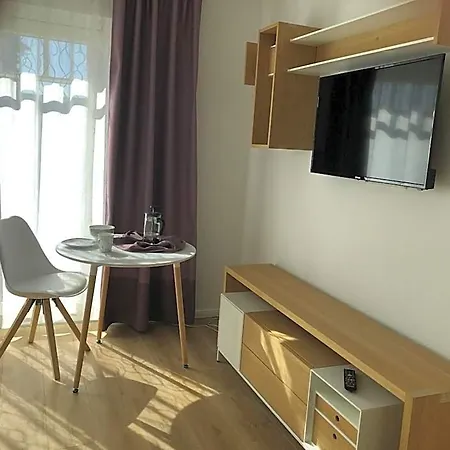 Zur Alten Schmiede 3* Штрален