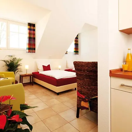 Zur Alten Schmiede 3* 스트렐렌